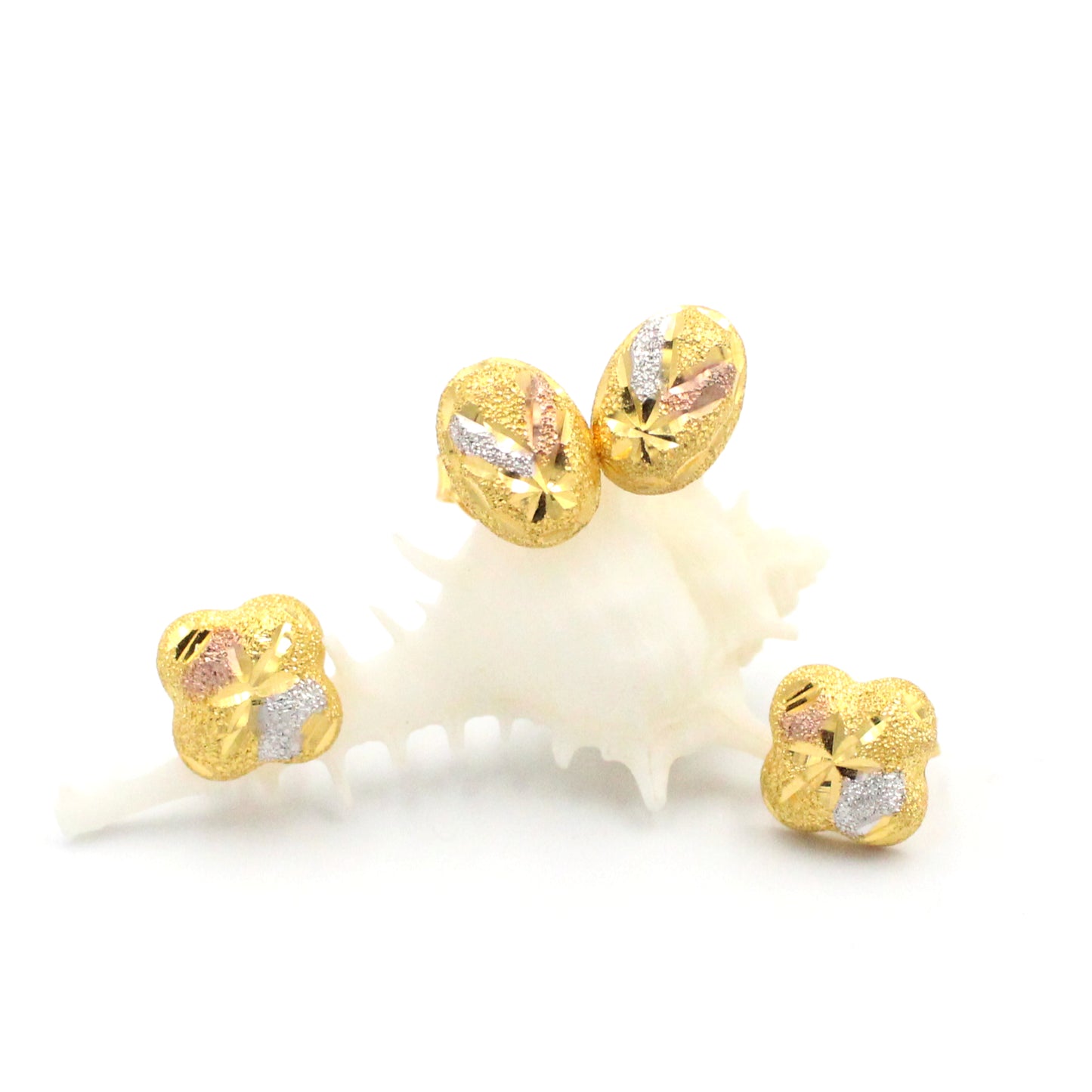 3色の22K 楕円型ピアス(ホワイト・ピンク・イエローゴールド)